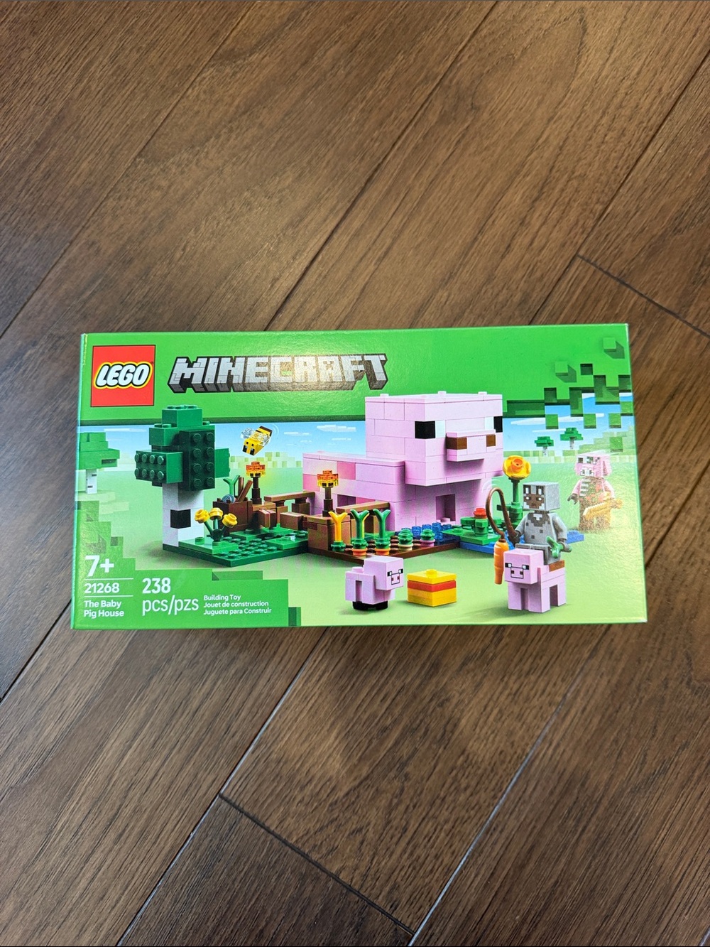 LEGO Minecraft The Baby Pig House (21268) New in Box